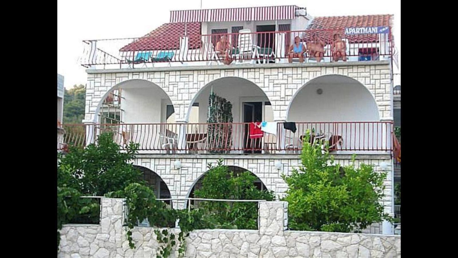 Apartmani Ema Trogir Exterior photo